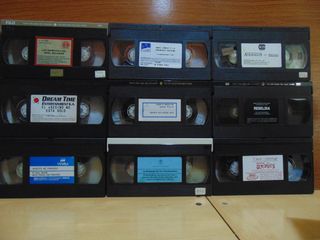 LOTE DE 15 PELÍCULAS VHS VIEJAS. Originales.