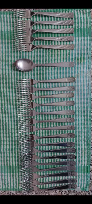 Lotto 100 Posate anni 70-80..prezzo da concordare