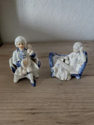 Pareja figuras porcelana antiguas