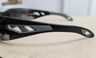Gafas deportivas.