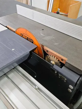 Escuadradora Robland E300