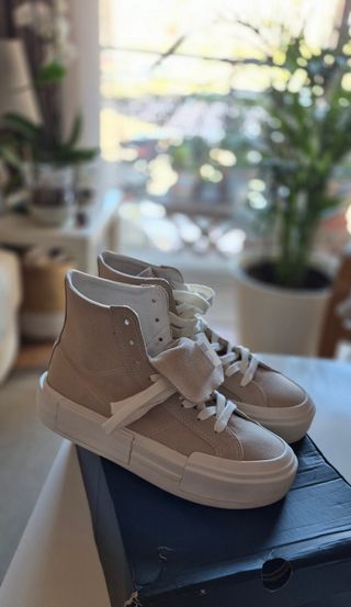 All Star Converse beige y blanco