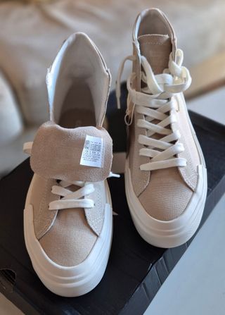 All Star Converse beige y blanco