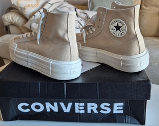 All Star Converse beige y blanco
