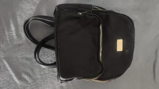 Mochila negra polipiel