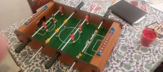 Futbolín de madera