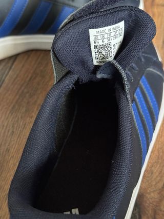 Zapatillas Adidas negras y azules