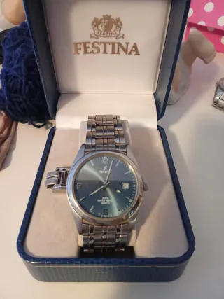 Reloj Festina plateado y azul