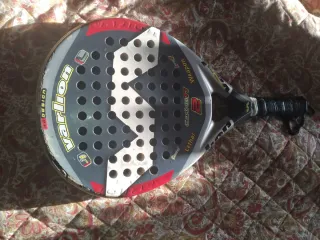 Raqueta de pádel Varlon con funda