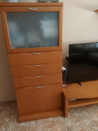 Mueble TV más estanteria y vitrina. Urge venta