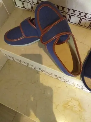 Lote calzado azul y marrón