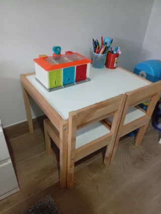 Mesa y 2 Sillas Infantiles Ikea Madera