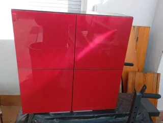 Mueble comedor rojo cristal