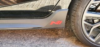 Pegatinas 3D para el faldón de i20N