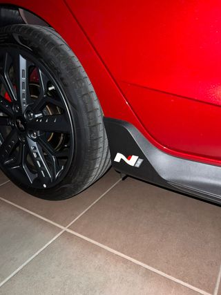 Pegatinas 3D para el faldón de i20N