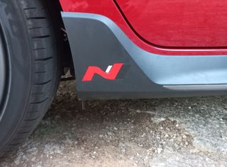 Pegatinas 3D para el faldón de i20N