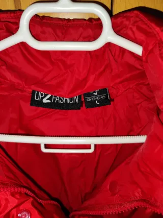 Cazadora acolchada roja