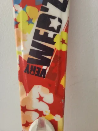 Esquís Wedze con fijaciones