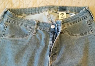 Pantalón vaquero mujer H&M azul.