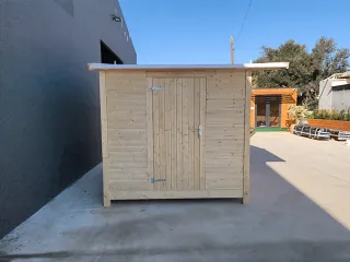 Alquiler kiosco de madera.