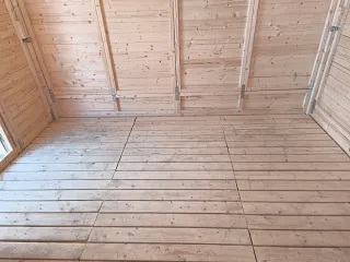 Alquiler kiosco de madera.