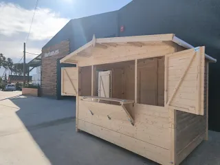 Alquiler kiosco de madera.