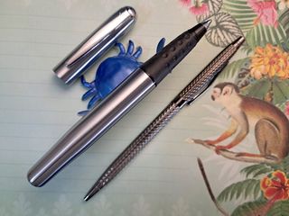 Bolígrafo imitación Cross + otro de acero