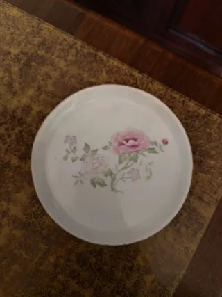 Plato antiguo floral años 60