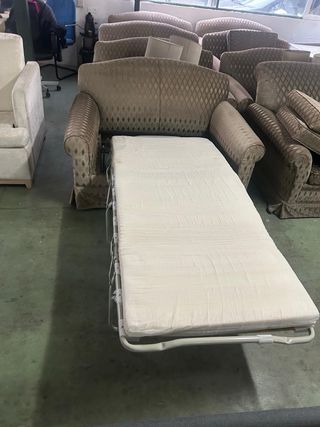 Sofá-cama de tela marrón