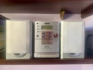 Reproductor Sanyo CD/Radio/Cinta MP3