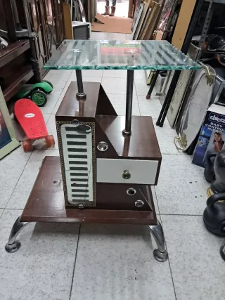 Mesa auxiliar cristal y madera