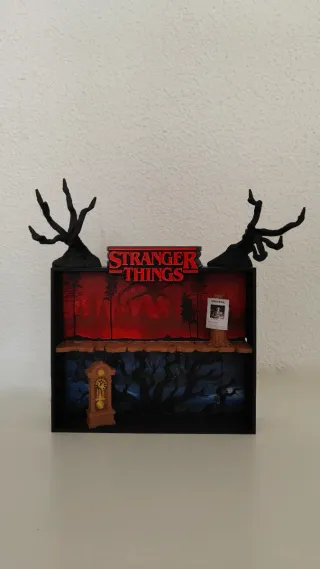 Expositor Stranger Things Kinder Joy