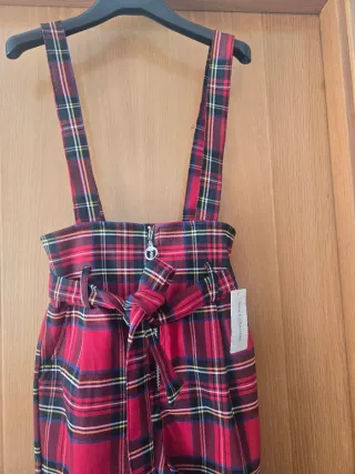 Peto de cuadros rojo y negro