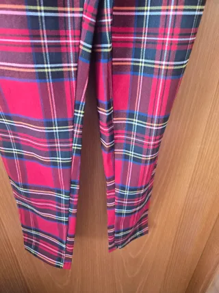 Peto de cuadros rojo y negro