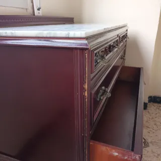 Cómoda madera y mármol 4 cajones