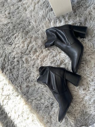 Botines negros tacón
