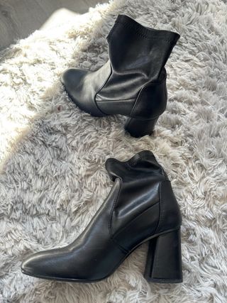 Botines negros tacón