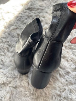 Botines negros tacón