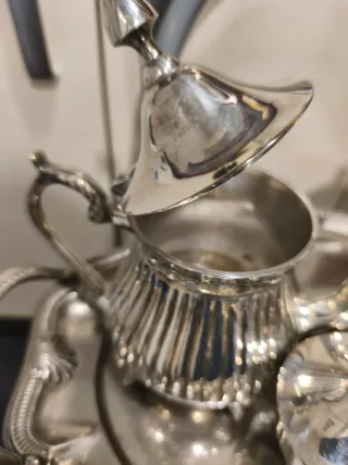 Juego de café de metal plateado