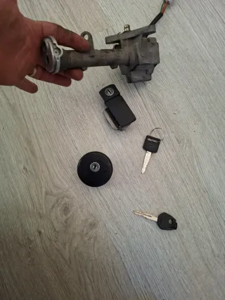 Bombín Suzuki Burgman 125/200 + Llaves