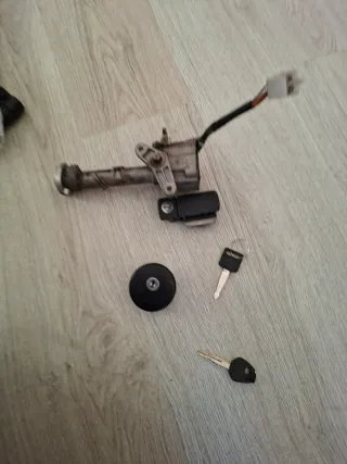 Bombín Suzuki Burgman 125/200 + Llaves