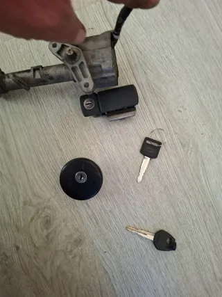 Bombín Suzuki Burgman 125/200 + Llaves