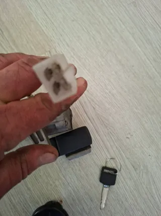 Bombín Suzuki Burgman 125/200 + Llaves