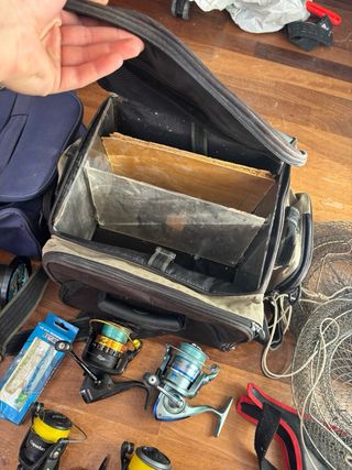 Lote de pesca: carretes, flotadores y más