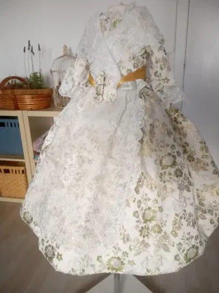 Traje de Fallera Niña Oro y Blanco