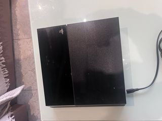 PS4 (PlayStation 4) Negra con Mando
