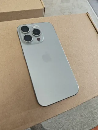 iPhone 15 Pro Titanio Natural