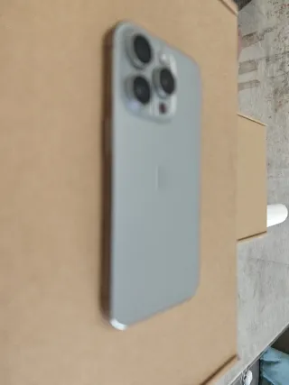 iPhone 15 Pro Titanio Natural