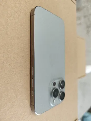 iPhone 15 Pro Titanio Natural