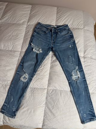 Jeans Zara uomo con strappi